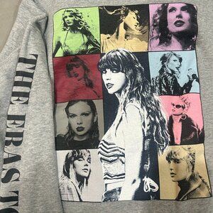 TAYLOR SWIFT ERAS TOUR CREWNECK ZIP UP